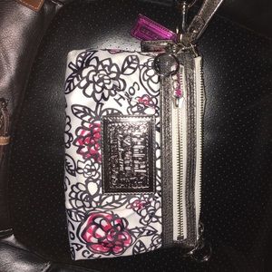 coach poppy wristlet